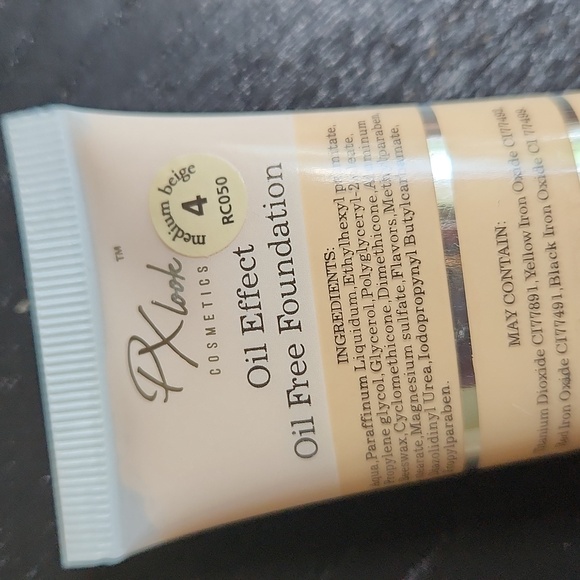 2PC MAC lipstick ruby woo Oil Free Foundation - Cream - Picture 6 of 8